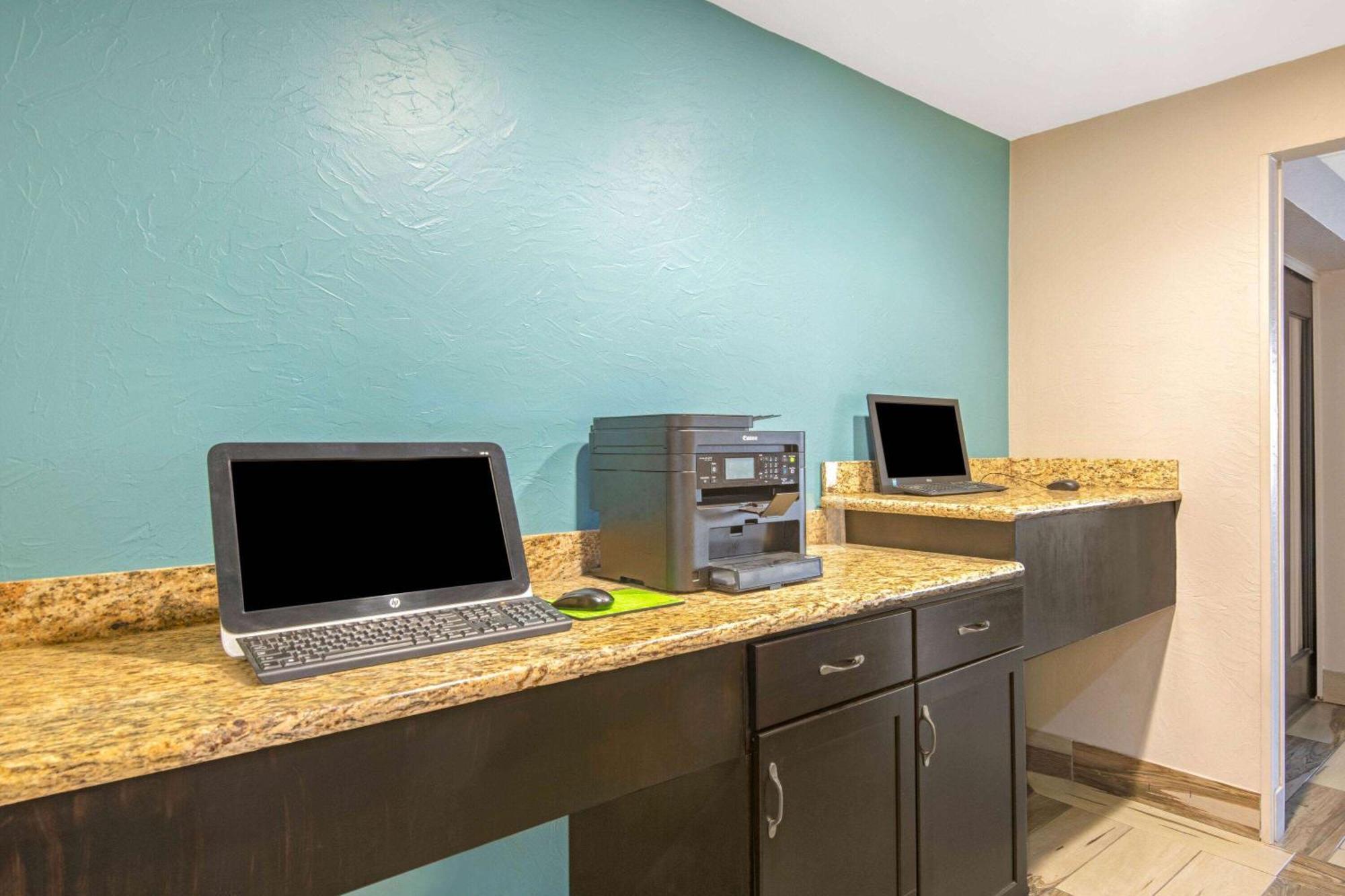 La Quinta By Wyndham Denison - North Lake Texoma Extérieur photo
