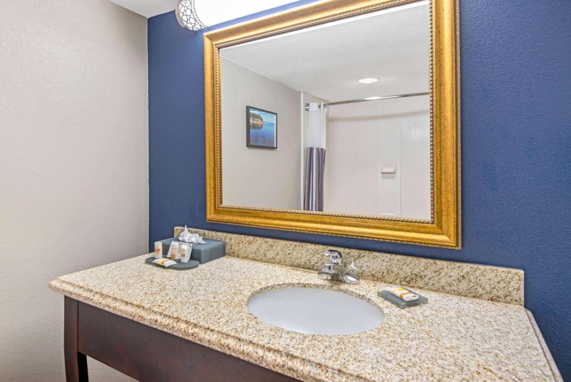 La Quinta By Wyndham Denison - North Lake Texoma Extérieur photo